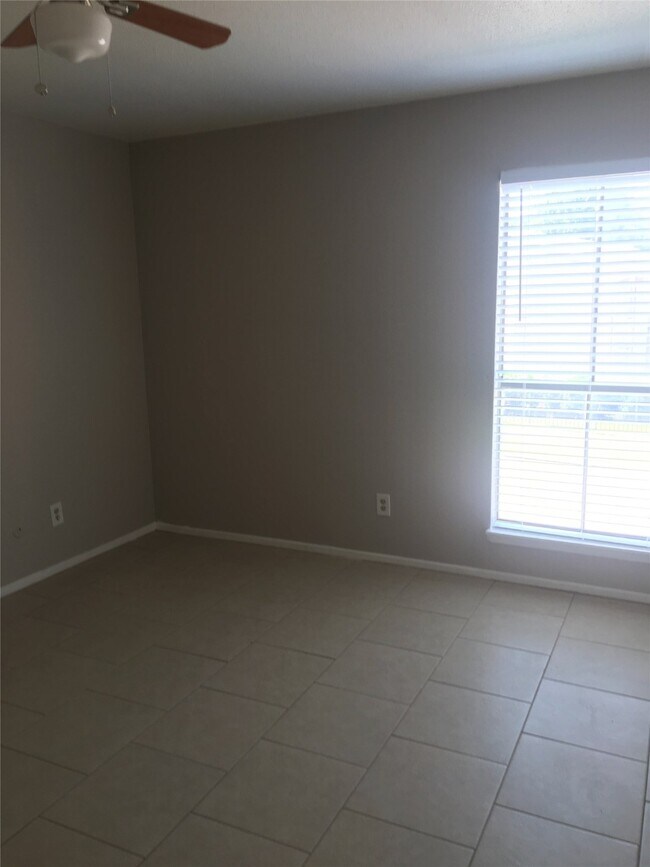 Building Photo - 13480 S Thorntree Dr