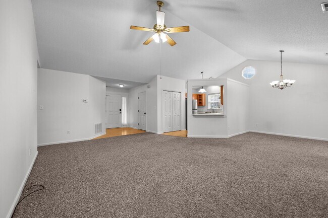 Building Photo - Convenient 3-Bedroom Rental with Fenced Ya...