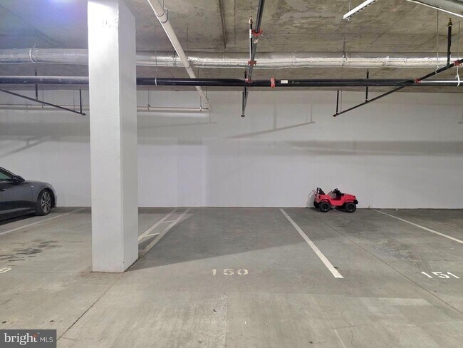 Building Photo - 737 Swann Ave