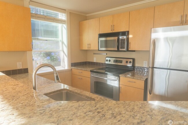 Building Photo - 2Bd/2Ba Seattle Condo