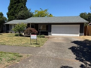 Building Photo - Updated Three Bedroom Home in South Salem