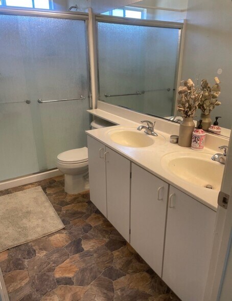 Building Photo - 43405 30th St W