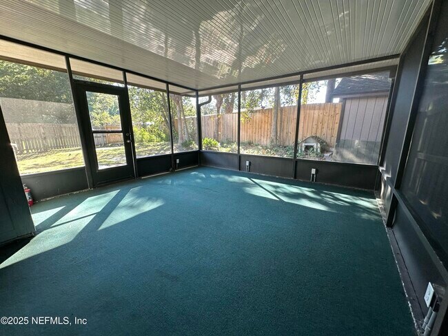Building Photo - 7042 Prestwick Cir S