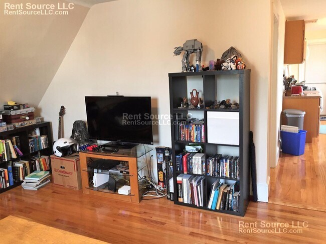 Building Photo - 15 Sargent Ave