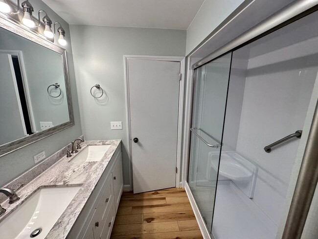 Building Photo - MOVE-IN READY! NO HUD NO SECTION 8