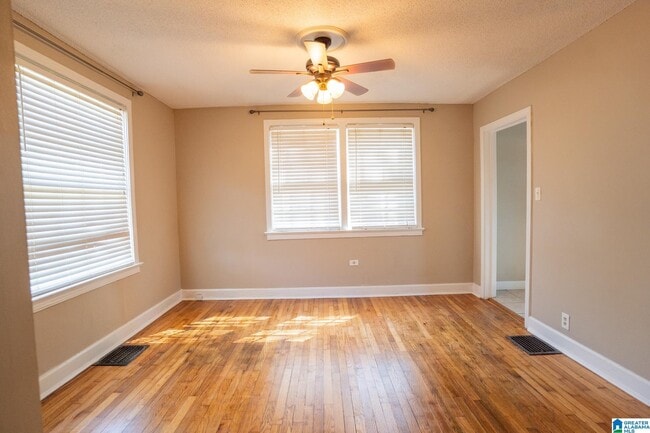 Building Photo - 9 Edgehill Rd