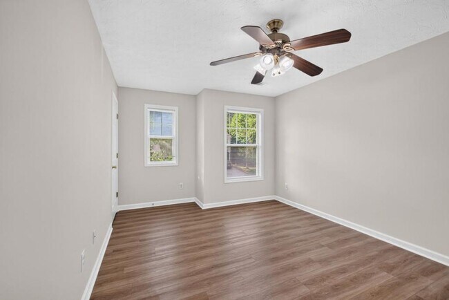 Building Photo - 4379 Annlette Dr NW