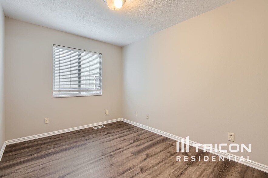 Building Photo - 4917 W Berry Creek Dr