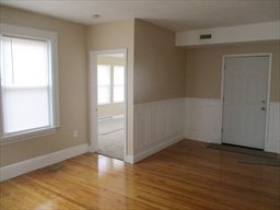 Building Photo - 1060 Pleasant St