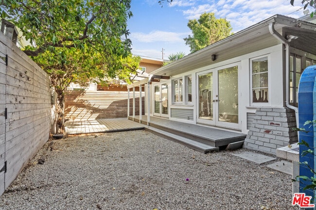 Building Photo - 1640 Electric Ave