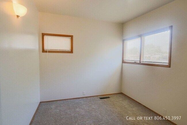 Building Photo - 2405 46th St