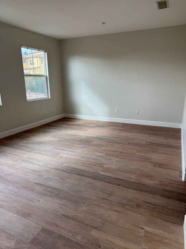 M. Bedroom - 27049 Fairway Ln