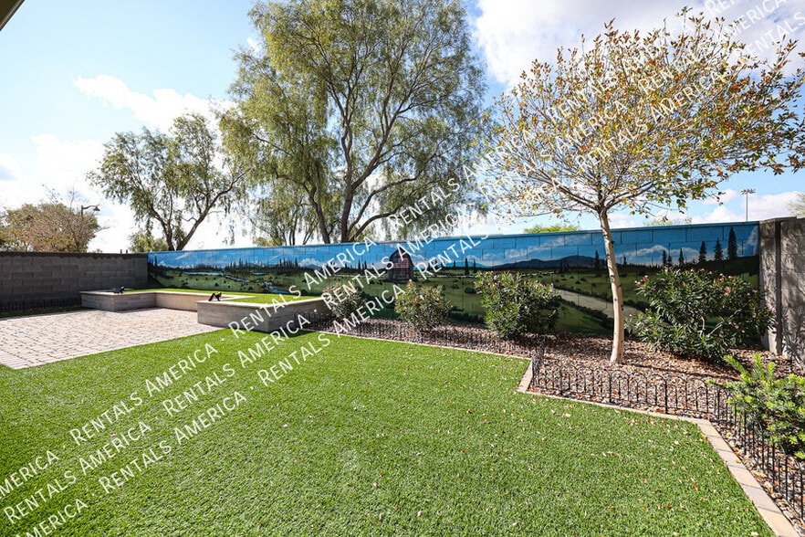 Building Photo - 18716 N Jameson Dr