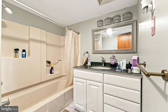 Building Photo - 315 Pheasant Hill Dr