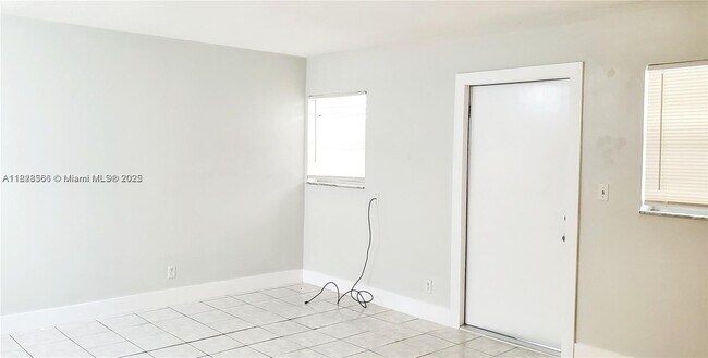 Building Photo - 4163 SW 67th Ave