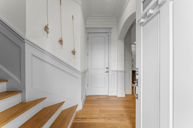 Building Photo - 426 Marshall St