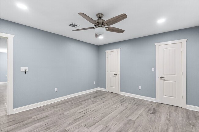 Building Photo - 3853 Rosedale St