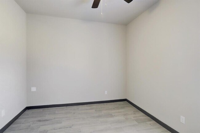 Building Photo - 5626 Kittridge St