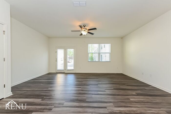 Building Photo - 3106 Calcutta St