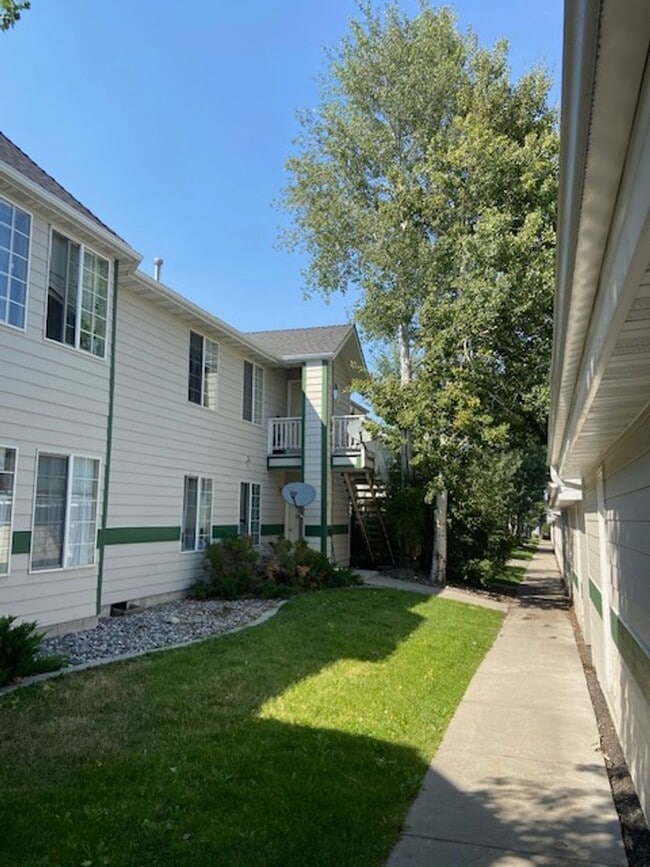 Building Photo - 2 Bedroom 2 Bath Centrally Located Condo