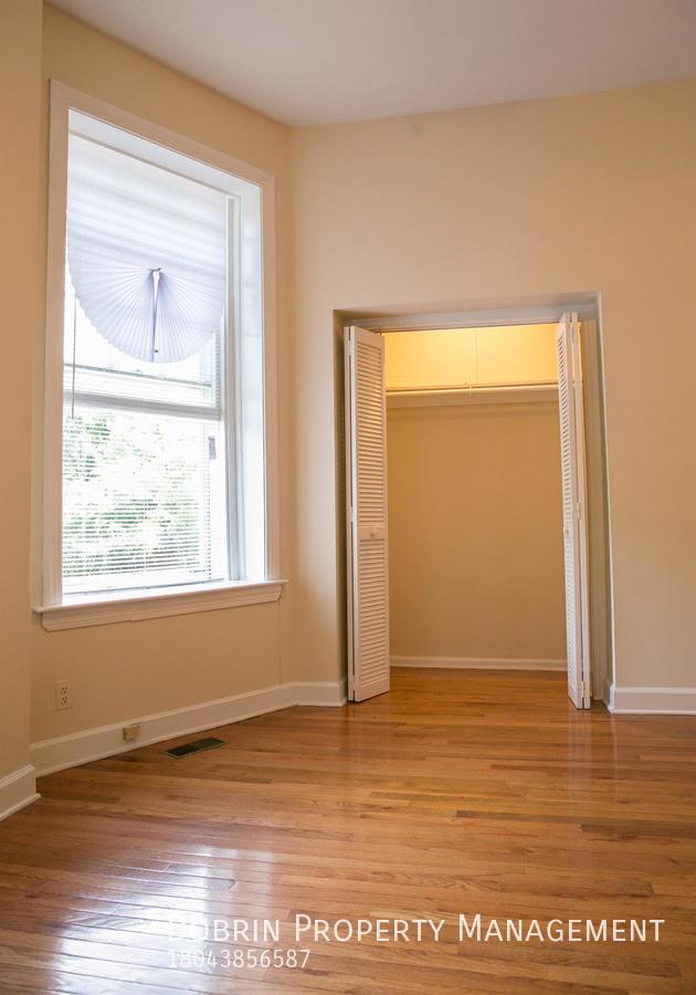 Building Photo - HUGE 2 Bed - HIGH CEILINGS & NATURAL LIGHT