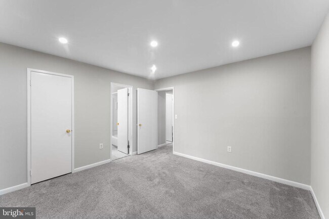 Building Photo - 11331 Headlands Ct