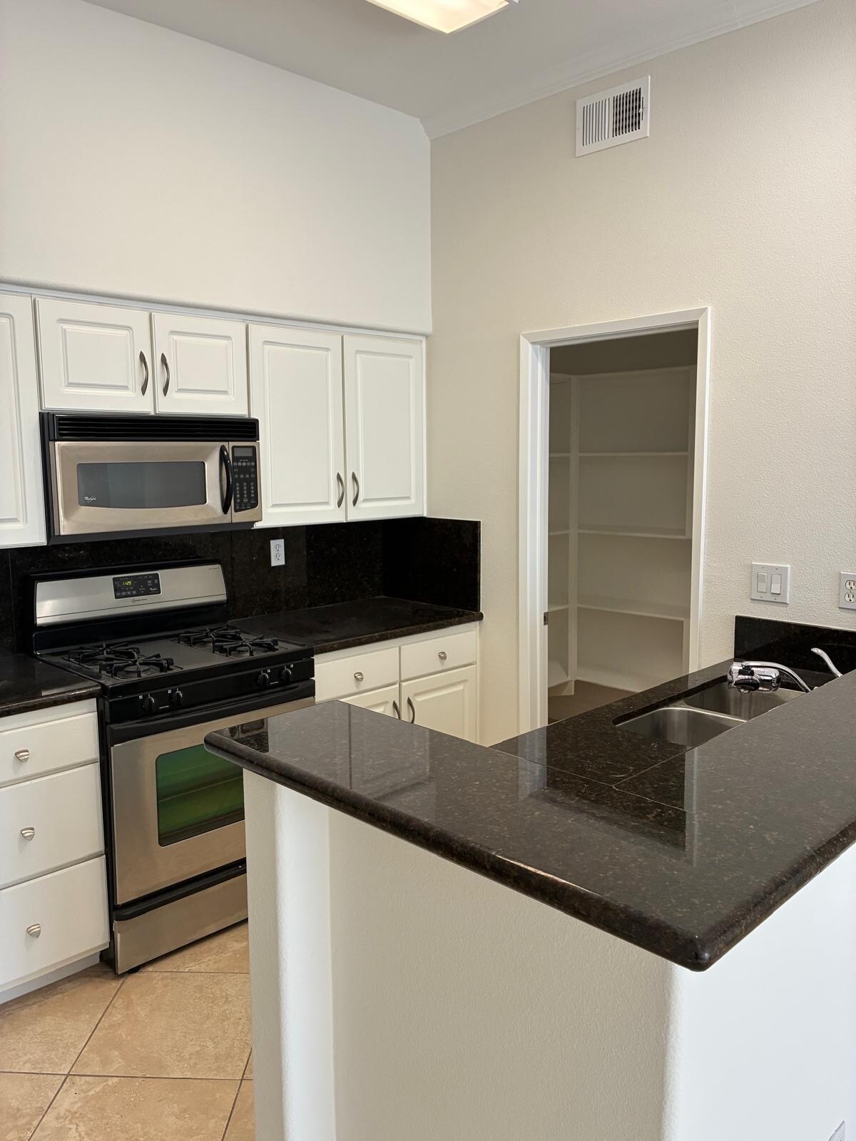 Building Photo - 12368 Carmel Country Rd