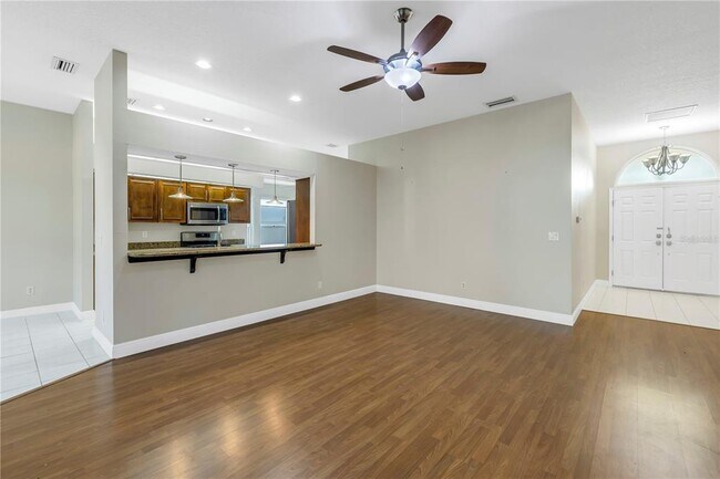 Building Photo - 4832 Queen Palm Terrace NE