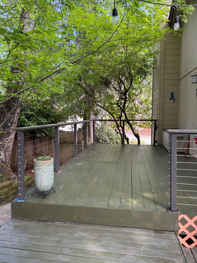 Building Photo - Large 4 Bedroom Home Close to Cook Family ...