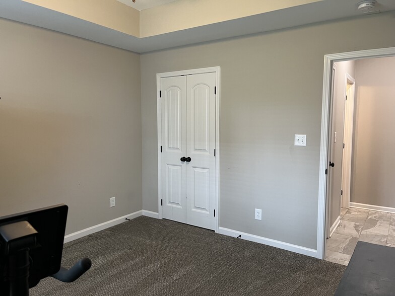 Building Photo - 1529 Kestrel Dr