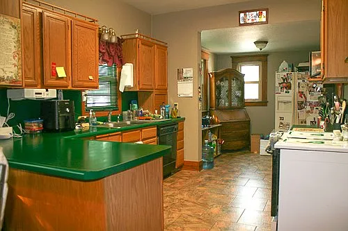 Building Photo - 300 E 5th St