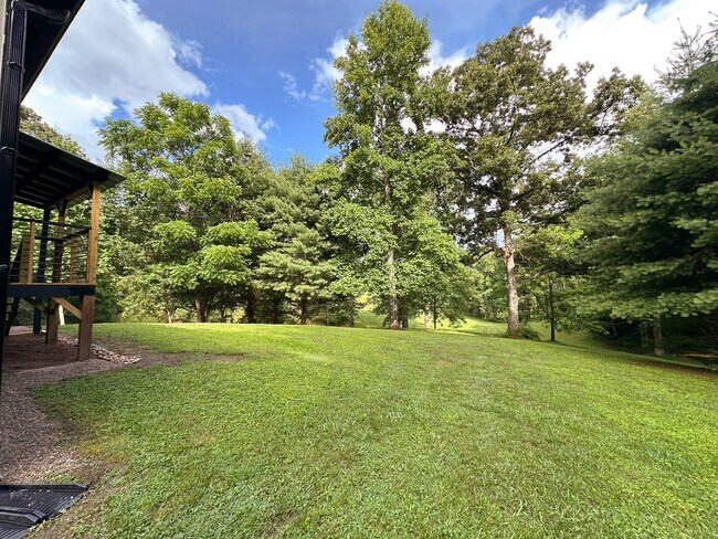 Building Photo - 788 Trails End Rd