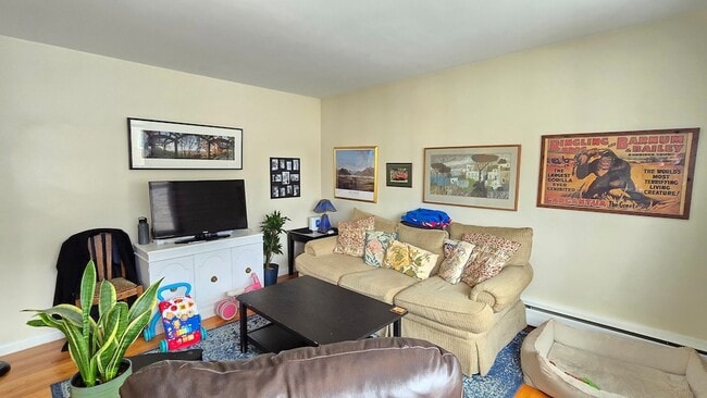 Building Photo - 1401 W Warner Ave