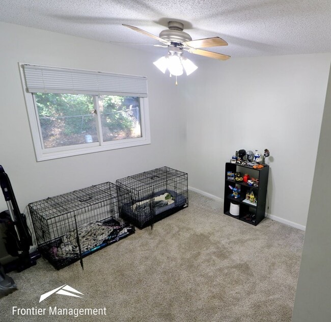 Building Photo - 2013/2015 Shirley