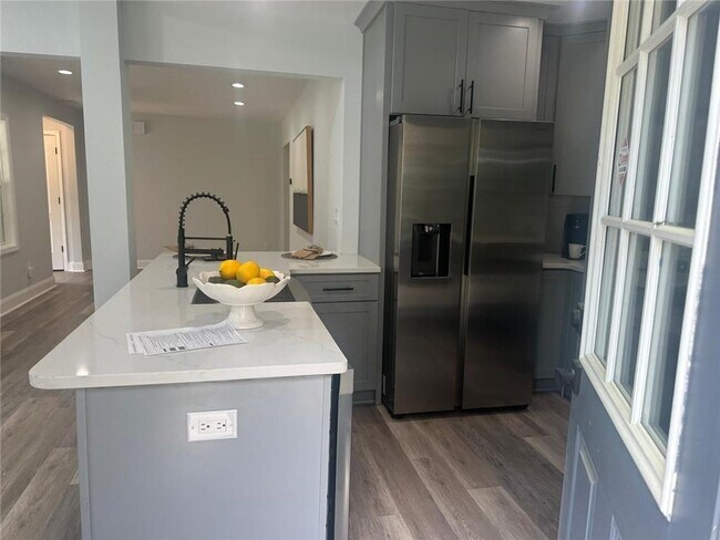 Building Photo - 1841 Bayberry Dr SW