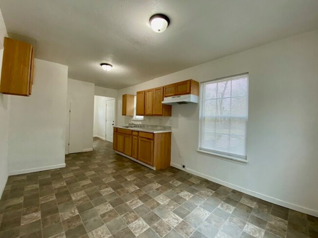 Building Photo - Renovated 2 Bedroom 1 Bath Home Available ...