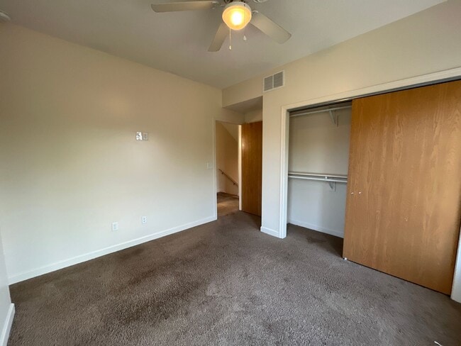 Building Photo - 211 E Lane Ave