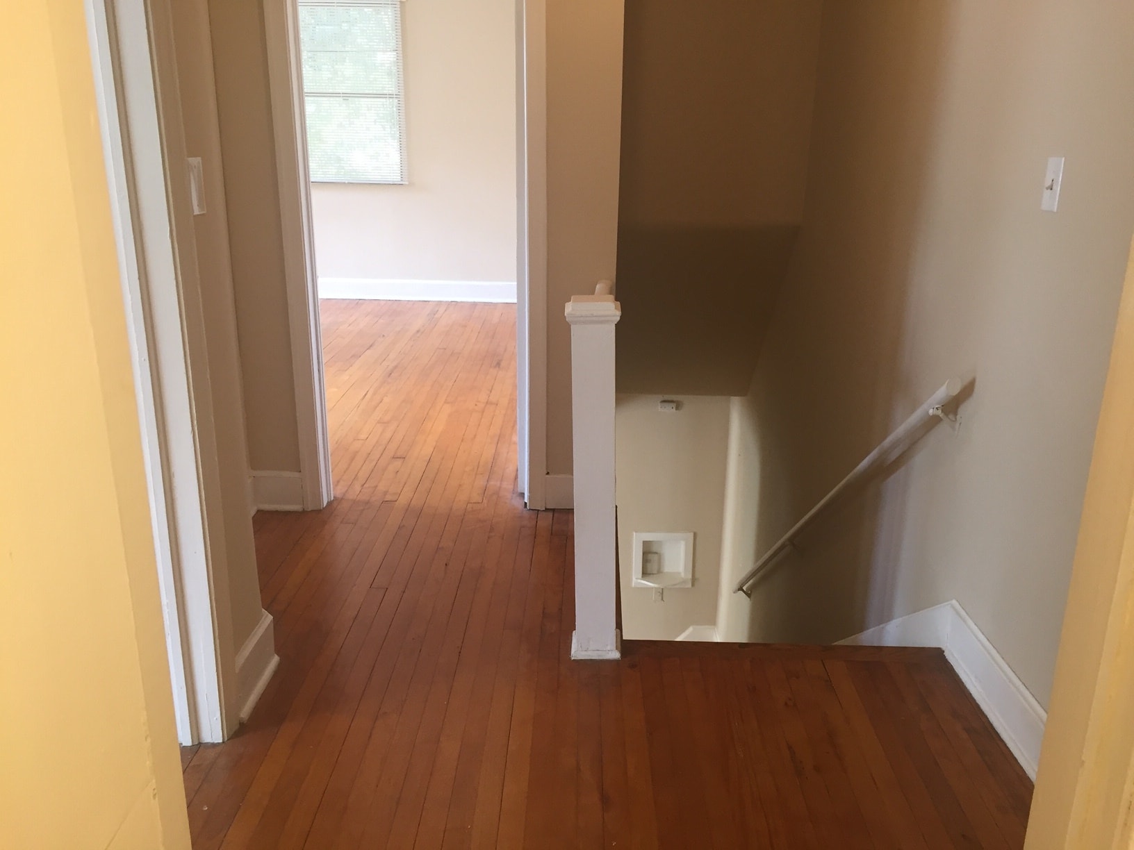 Upstairs Landing - 1734 Saint Mary St