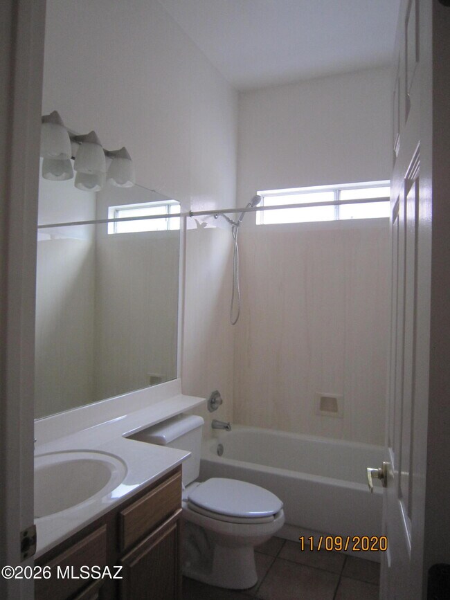 Building Photo - 3331 N Deerspring Ct