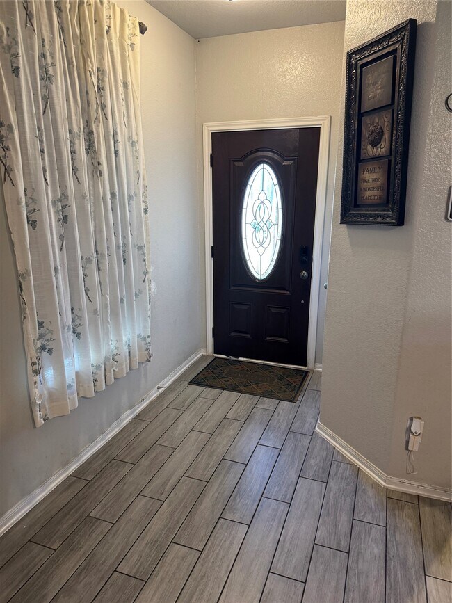 Building Photo - 8814 Alpine Wood Wy