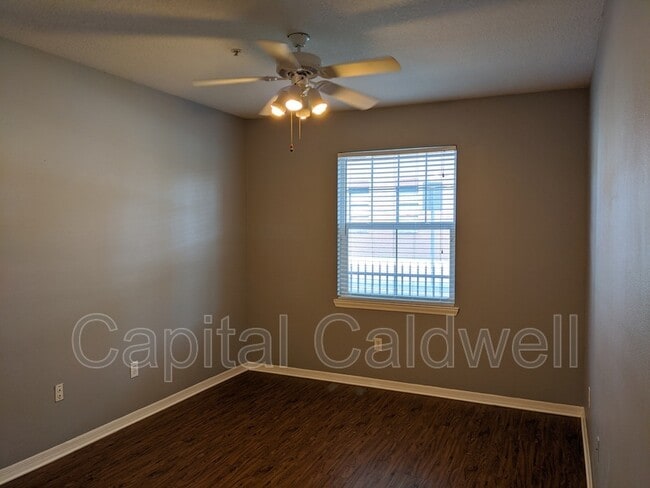 Building Photo - 1910 E Palm Ave