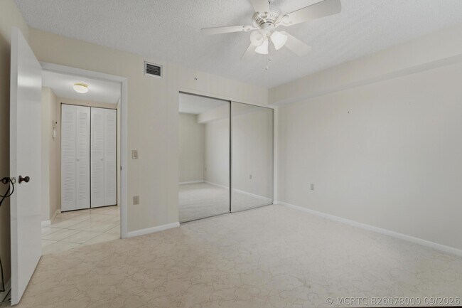 Building Photo - 2601 Marina Isle Way