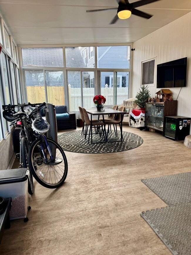 Building Photo - Centrally Located Updated Cape Cod!