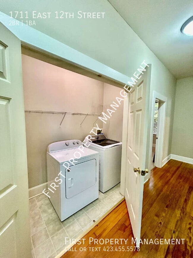 Building Photo - 1711 E 12th St