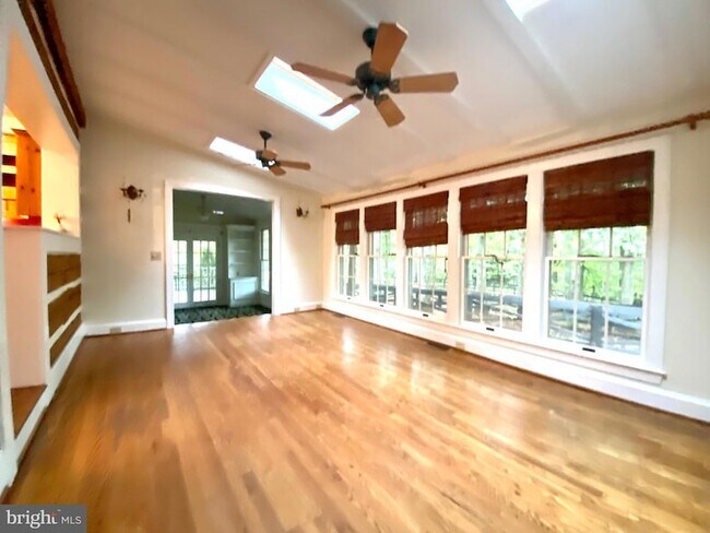 Building Photo - 5080 Harvest Ln