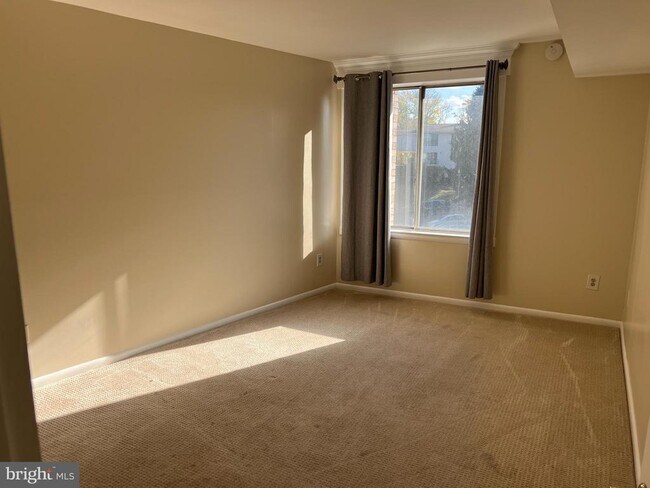 Building Photo - 14616 Bauer Dr