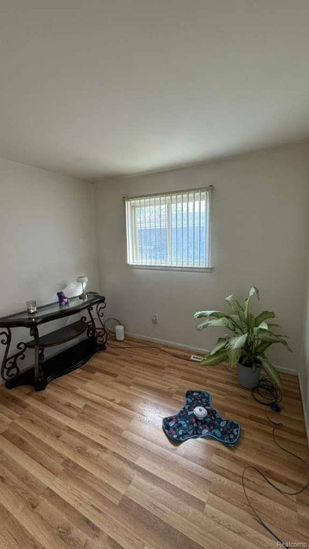 Building Photo - Newly Updated 3 bedroom 1 bathroom home in Westland, Mi