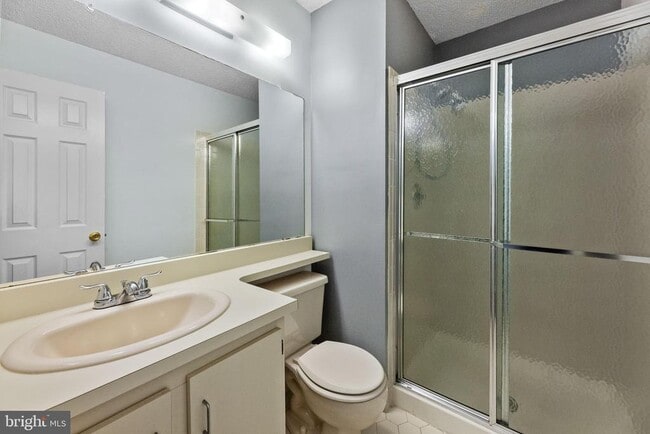 Building Photo - 66 Cheverny Ct