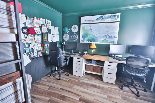 Building Photo - 16322 Southampton Dr