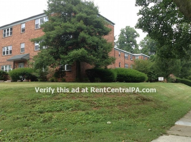 Building Photo - 412 S College St Apt 205